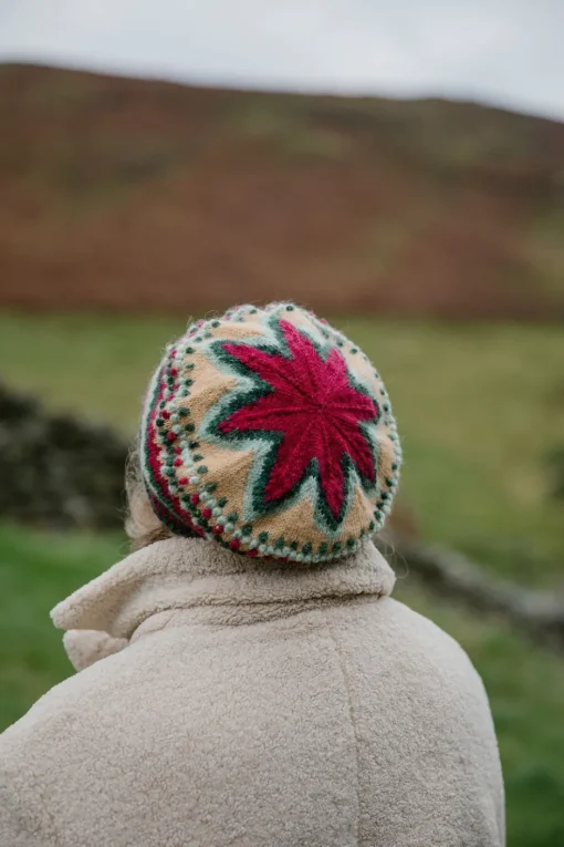 Echoes: 24 Modern Knits Inspired by Iconic Women