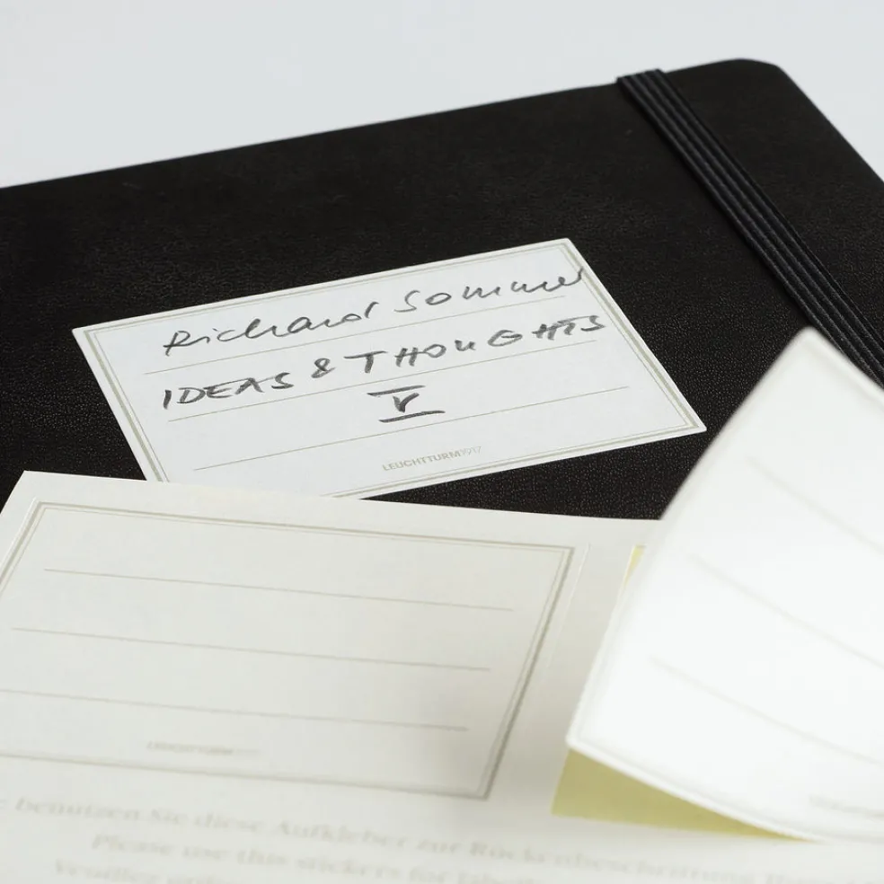 Muistikirja A5/251 sivua Leuchtturm1917 Dotted Hard Black, pistesivut