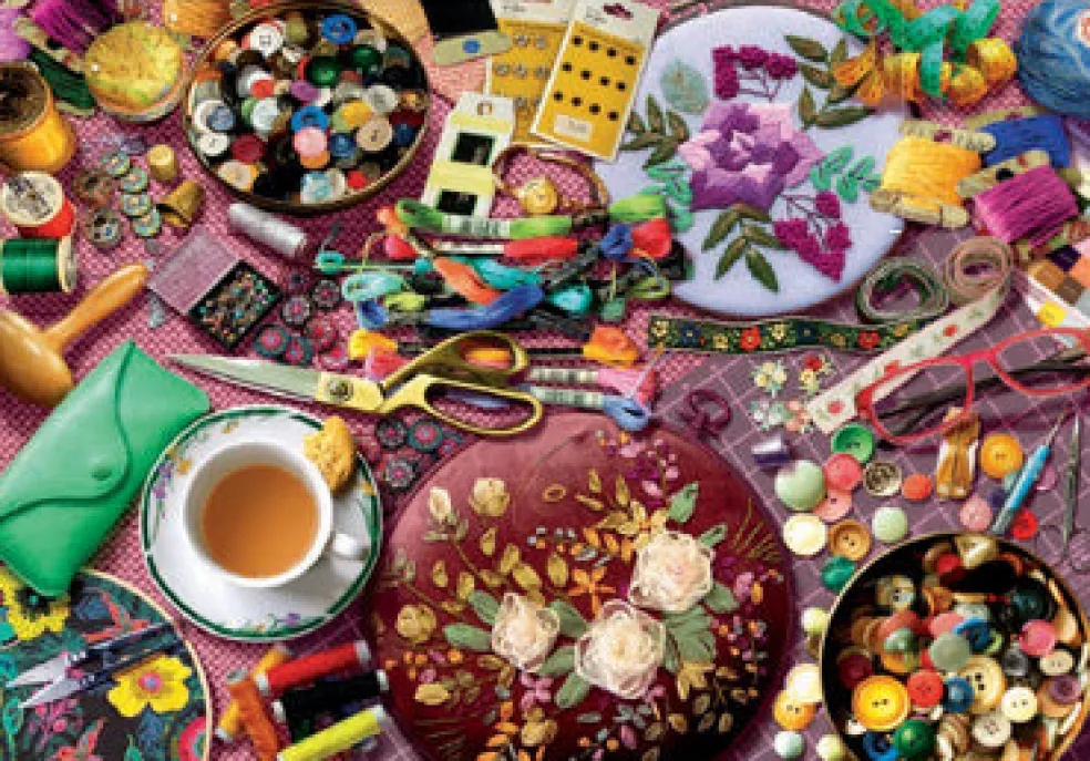 Palapeli 2000 palaa The Sewing Table