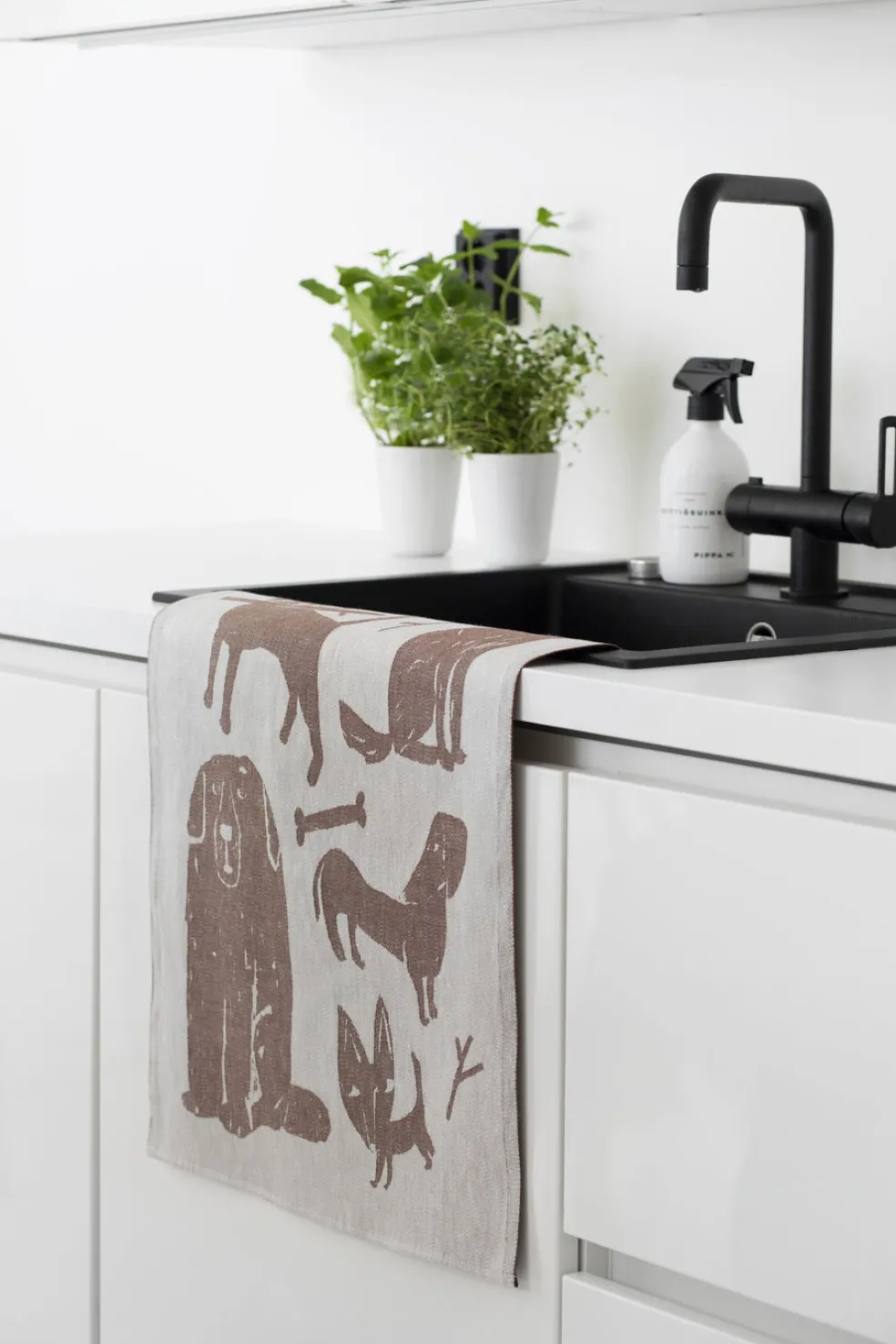 Pyyhe Lapuan Kankurit Koirapuisto 46x70 valko ruskea