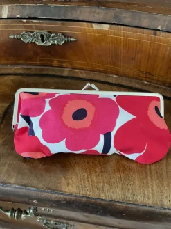 Silmälasikukkaro Marimekko Mini Unikko valkoinen, punainen